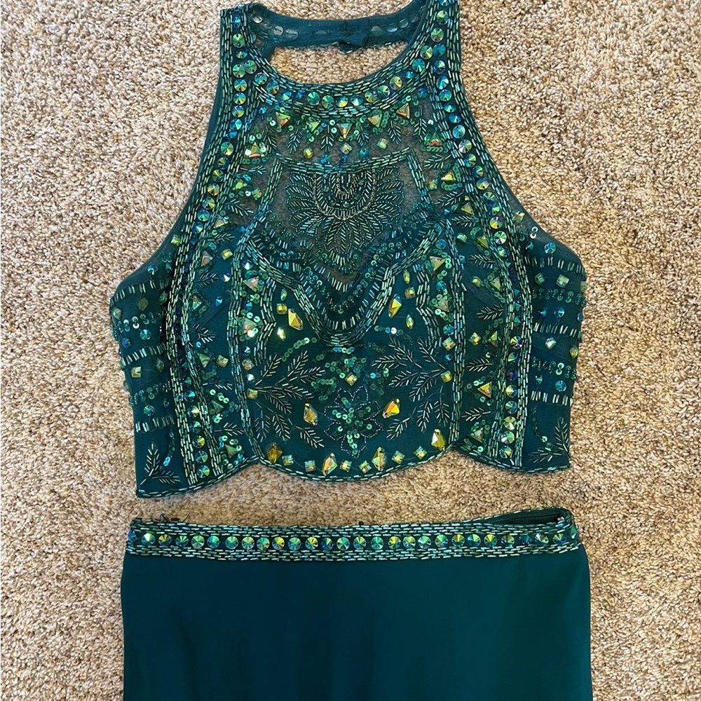 Green twi piece prom dress